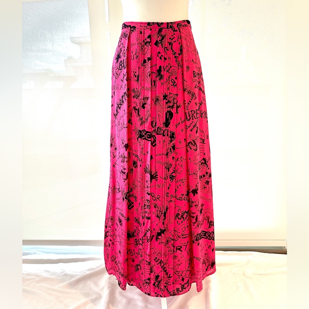 Authentic Burberry Vibrant Pink A-Line Skirt with Black Graphic Print - Picture 1 of 16